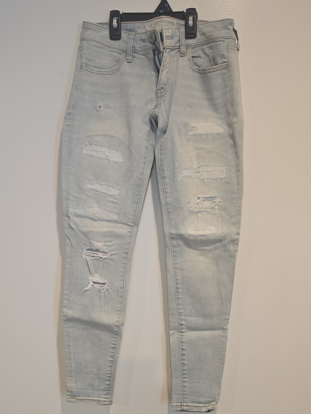 American Eagle Outfitters Light Wash Ripped Skinny Jeans